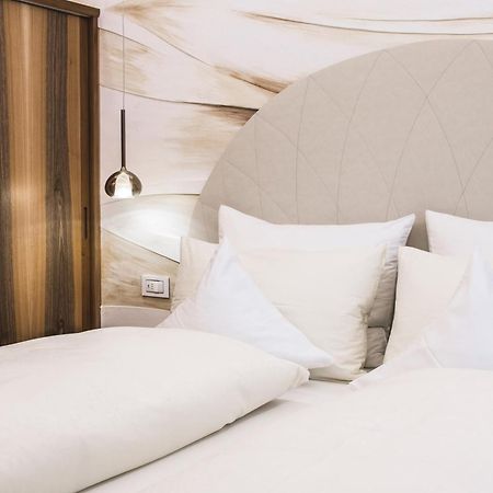 Apartments Villa Venezia Luxury オルティゼーイ エクステリア 写真