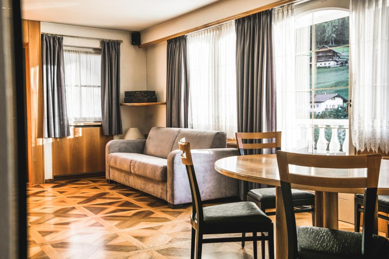 Apartments Villa Venezia Luxury オルティゼーイ エクステリア 写真