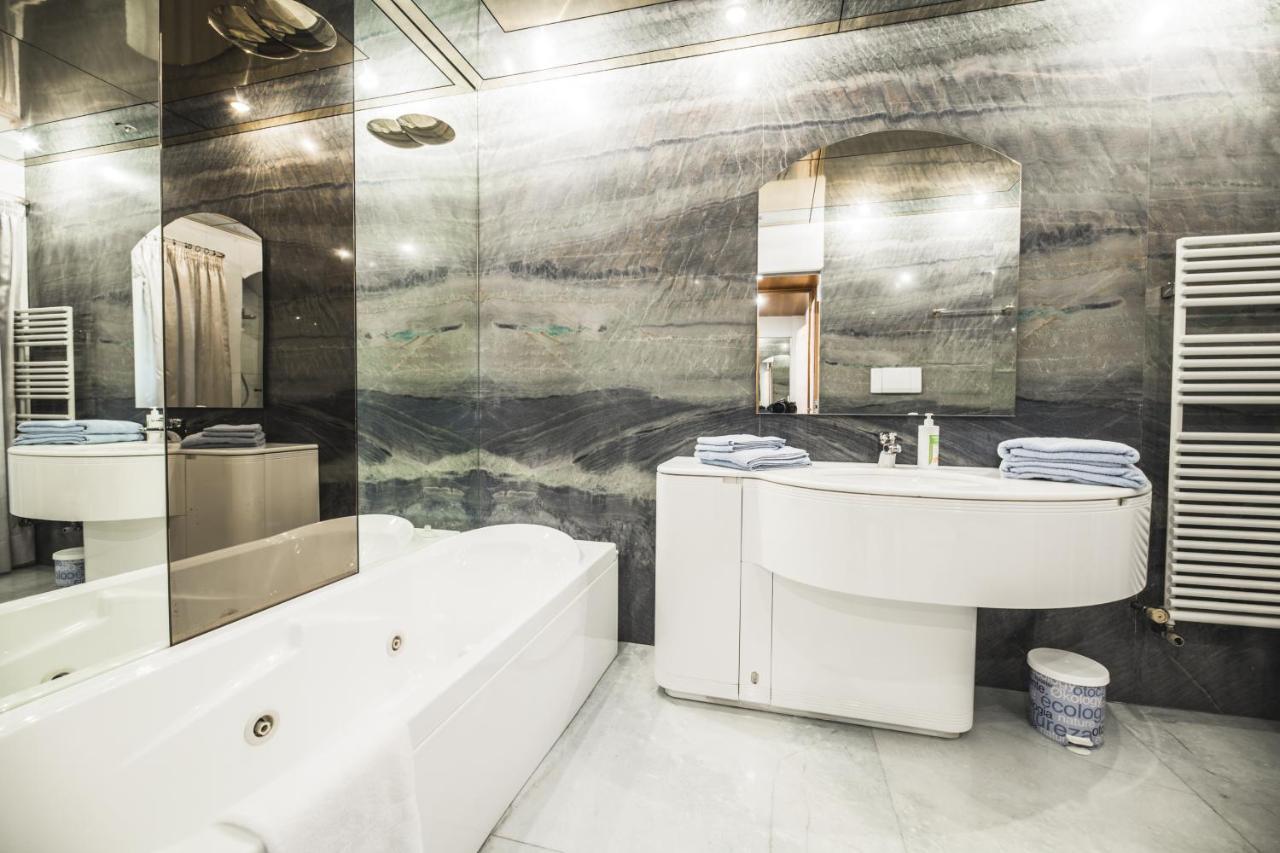Apartments Villa Venezia Luxury オルティゼーイ エクステリア 写真