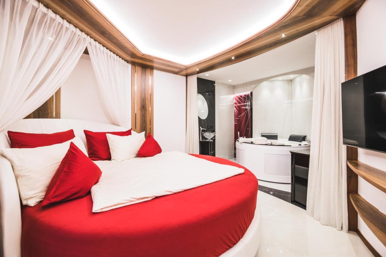 Apartments Villa Venezia Luxury オルティゼーイ エクステリア 写真