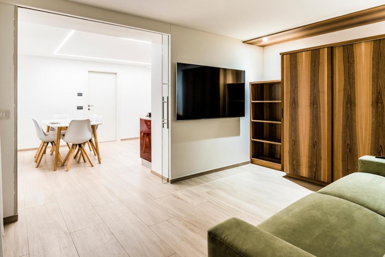 Apartments Villa Venezia Luxury オルティゼーイ エクステリア 写真